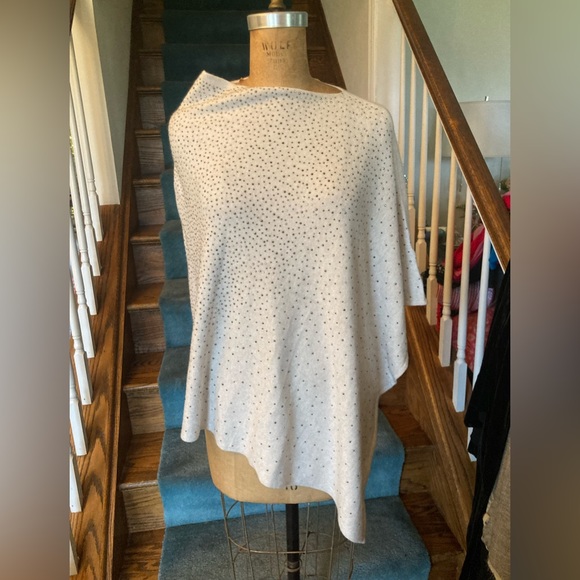La Fiorentina Embellished Poncho Ivory NWT - Picture 3 of 8